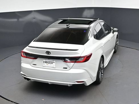 Used 2025 Toyota Camry XSE FWD image 34