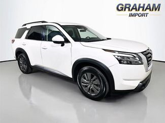 Used 2025 Nissan Pathfinder SV FWD video 1