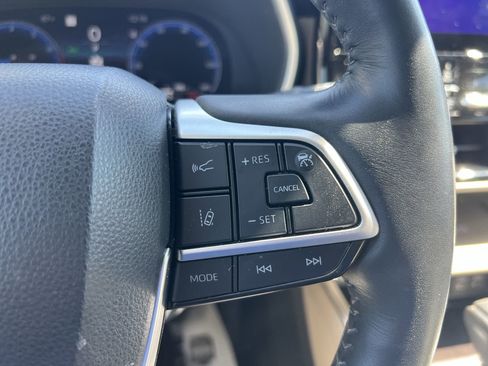 Used 2023 Toyota Highlander Limited image 20