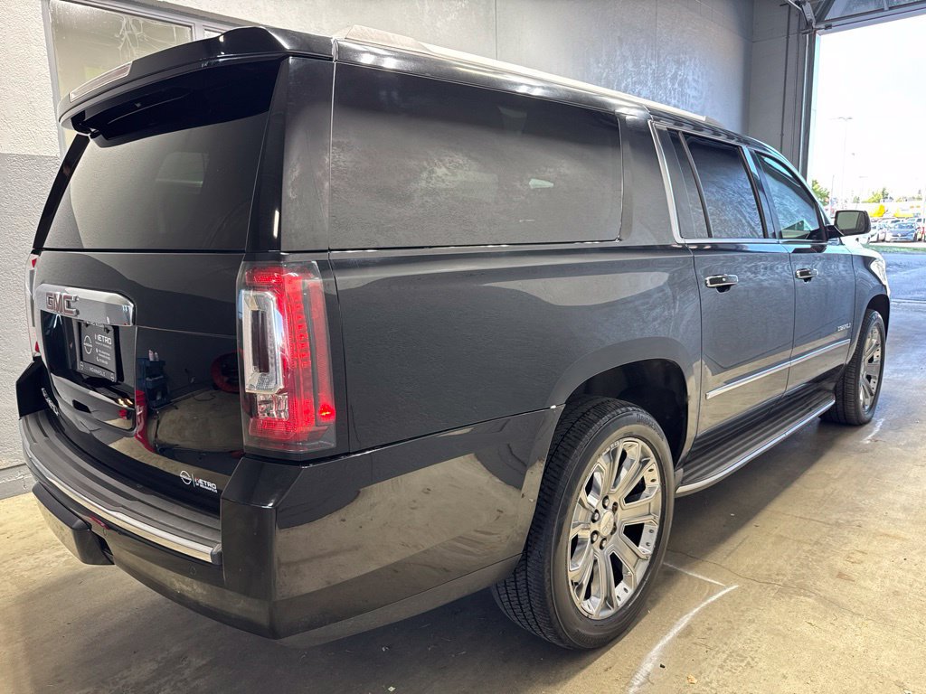 Used 2015 GMC Yukon XL Denali w/ Touring Package AWD/4WD image 7