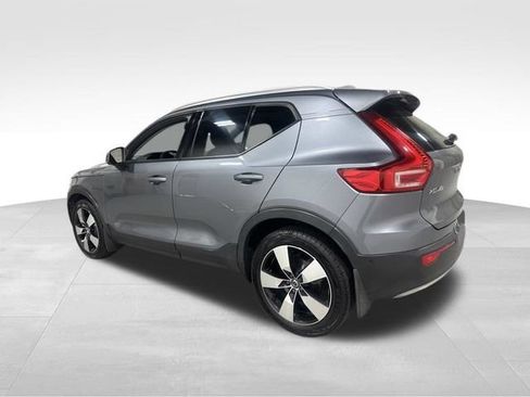 Used 2019 Volvo XC40 T5 Momentum AWD/4WD image 8