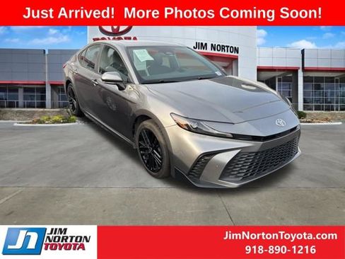 Used 2025 Toyota Camry SE w/ Multimedia Upgrade Package AWD/4WD image 1