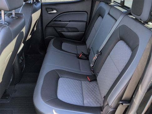 Used 2021 Chevrolet Colorado Z71 w/ Z71 Midnight Edition image 17