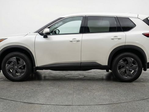 Used 2025 Nissan Rogue SV image 5