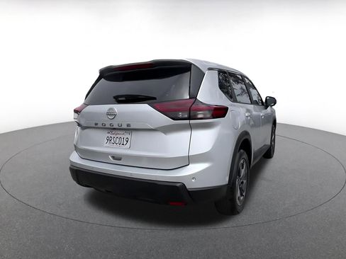 Used 2025 Nissan Rogue SV FWD image 15