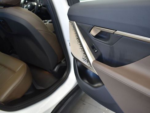 Certified 2025 BMW 530i xDrive w/ Premium Package image 21