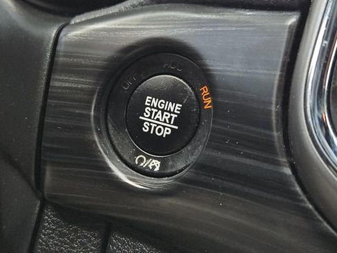 Used 2020 Jeep Grand Cherokee Laredo AWD/4WD image 24