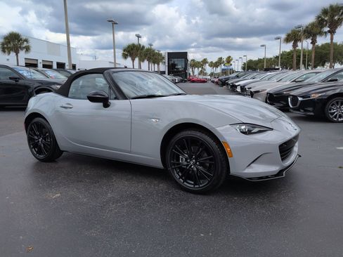 New 2026 MAZDA MX-5 Miata Club w/ Interior Package RWD image 2