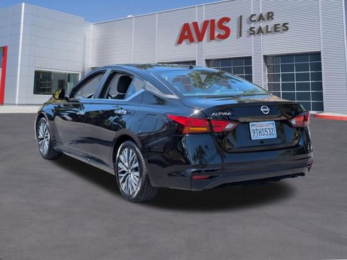 Used 2025 Nissan Altima 2.5 SV FWD image 9