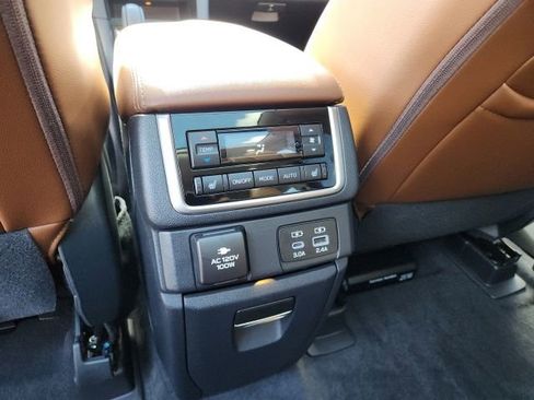 Used 2024 Subaru Ascent Touring image 31