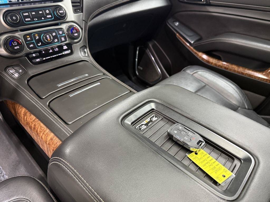 Used 2020 Chevrolet Suburban Premier AWD/4WD image 24