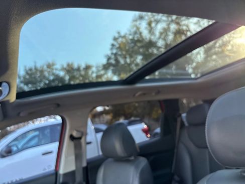 Used 2023 Hyundai Santa Fe SEL w/ Premium Package image 14