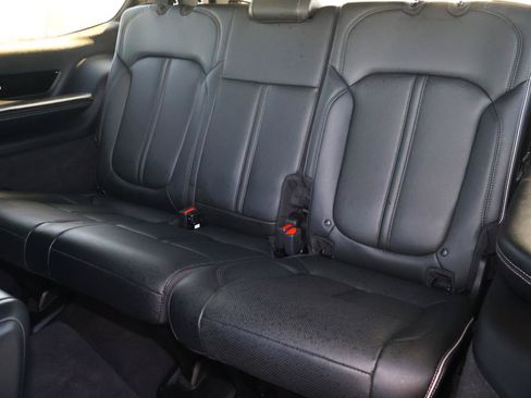 Used 2017 Jeep Cherokee Trailhawk AWD/4WD image 49