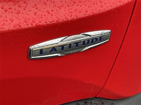 Used 2020 Jeep Renegade Latitude w/ Cold Weather Group image 8