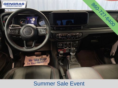 Used 2024 Jeep Gladiator Rubicon AWD/4WD image 28