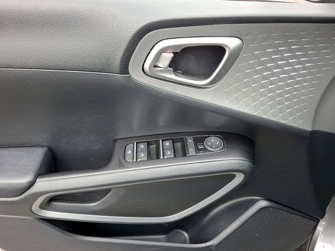 Used 2023 Kia Soul LX w/ Option Group 015 FWD image 10