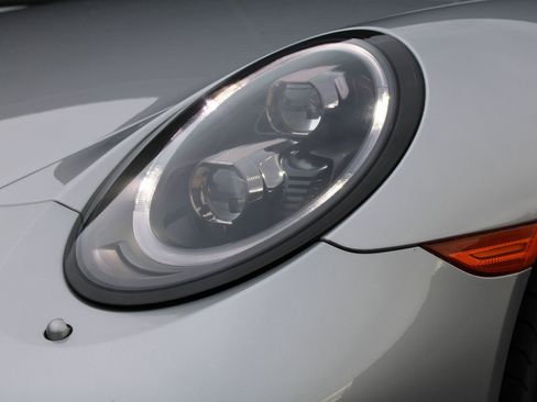 Used 2018 Porsche 911 Turbo S image 12