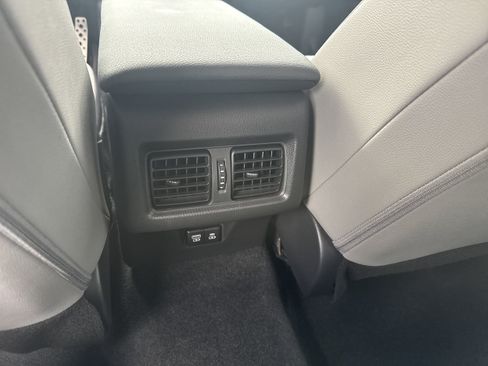 Used 2025 Toyota Camry SE FWD image 13