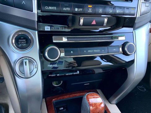 Used 2015 Toyota Land Cruiser image 33