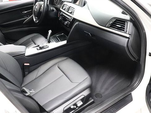 Used 2017 BMW 320i Sedan RWD image 11