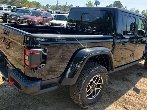 New 2025 Jeep Gladiator Rubicon AWD/4WD image 8