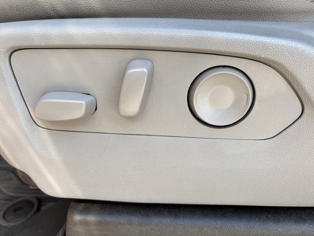 Used 2025 GMC Sierra 1500 SLT w/ SLT Premium Plus Package AWD/4WD image 11