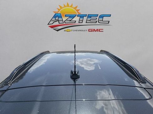 Used 2024 Chevrolet Trax RS w/ Sunroof Package FWD image 12