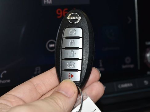 Used 2024 Nissan Altima 2.5 SV FWD image 17
