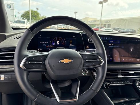 Used 2025 Chevrolet Traverse High Country w/ LPO, Floor Liner Package FWD image 16