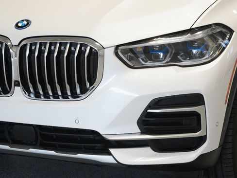 Used 2023 BMW X5 xDrive45e w/ Executive Package AWD/4WD image 6