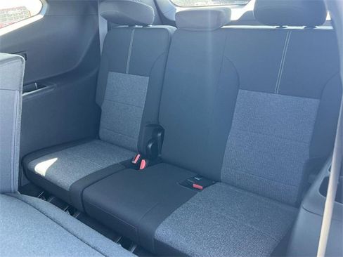 New 2025 GMC Acadia Elevation image 25