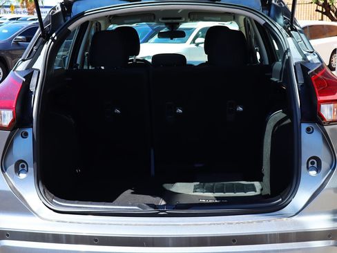 Used 2021 Nissan Kicks SV FWD image 25