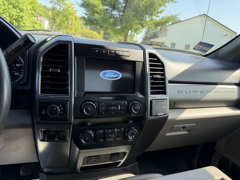 Used 2022 Ford F350 XLT w/ XLT Value Package AWD/4WD image 7