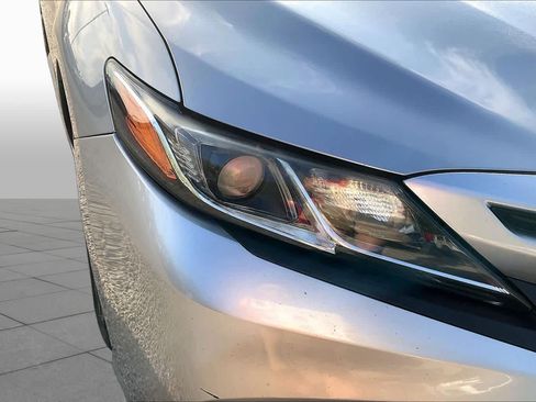 Used 2018 Toyota Camry SE FWD image 27