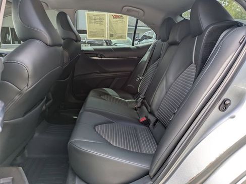 Used 2021 Toyota Camry SE FWD image 13