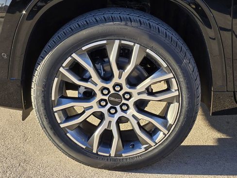 New 2026 GMC Acadia Denali Ultimate w/ LPO, Floor Liner Package image 8