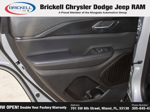 New 2025 Jeep Grand Cherokee Laredo image 11