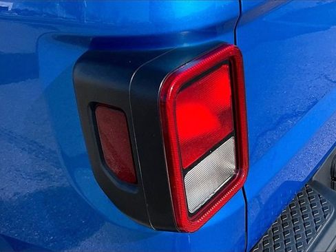 Used 2021 Jeep Gladiator Willys image 27