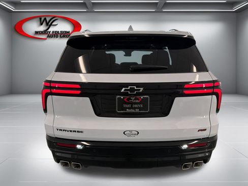 New 2026 Chevrolet Traverse RS w/ LPO, Floor Liner Package FWD image 7