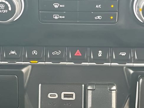 Used 2022 Chevrolet Silverado 1500 Custom image 28