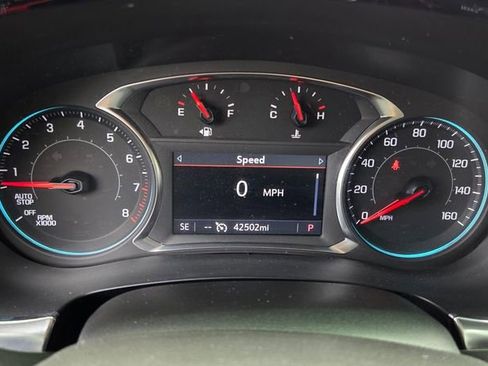 Used 2023 Chevrolet Traverse LT FWD image 33