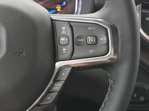 New 2026 RAM 2500 Laramie AWD/4WD image 18