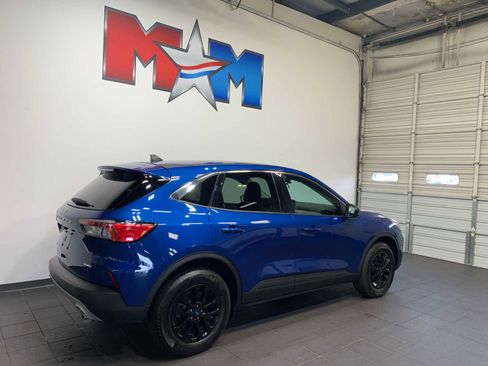 Used 2022 Ford Escape SE w/ Convenience Package image 2