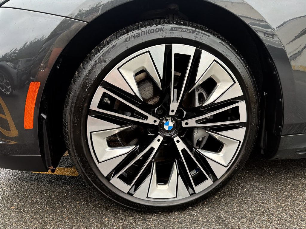 Used 2026 BMW i5 eDrive40 w/ Premium Package AWD/4WD image 16