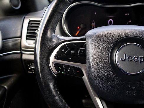 Used 2020 Jeep Grand Cherokee Limited w/ Luxury Group II image 10