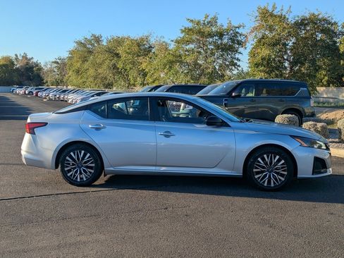 Certified 2024 Nissan Altima 2.5 SV image 5