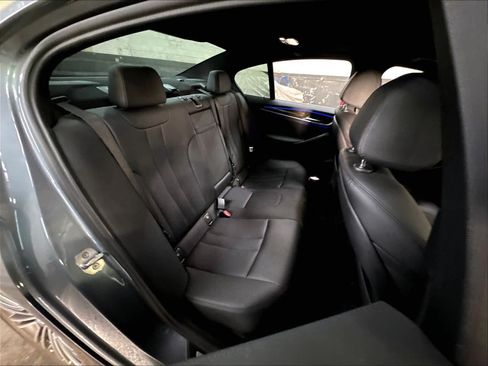 Used 2019 BMW 530e RWD image 29