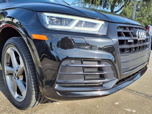 Used 2020 Audi Q5 2.0T Titanium Premium Plus w/ Premium Plus Package image 9