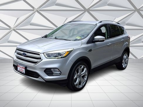 Used 2019 Ford Escape Titanium AWD/4WD image 4