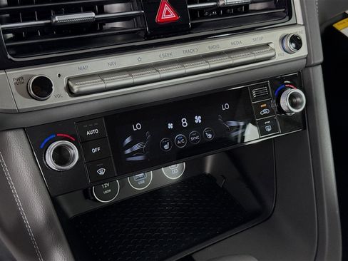 New 2026 Genesis G70 2.5T RWD image 17